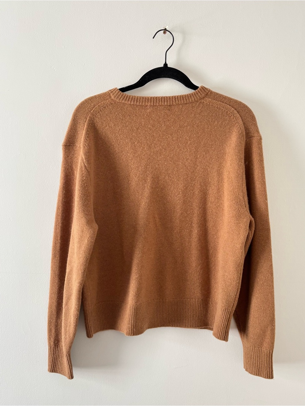 Aritzia Essential Cashmere Context Sweater V-Neck Relaxed Fit Rib Trim Tan - Picture 7 of 8